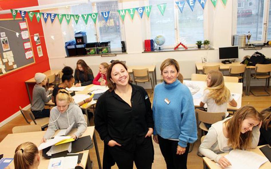 Marie Nilsson och Malin Behrenfeldt på Södermalmsskolan i sitt klassrum.