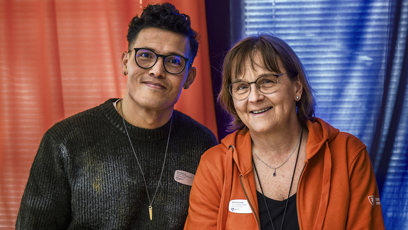 En man och en kvinna i närbild.