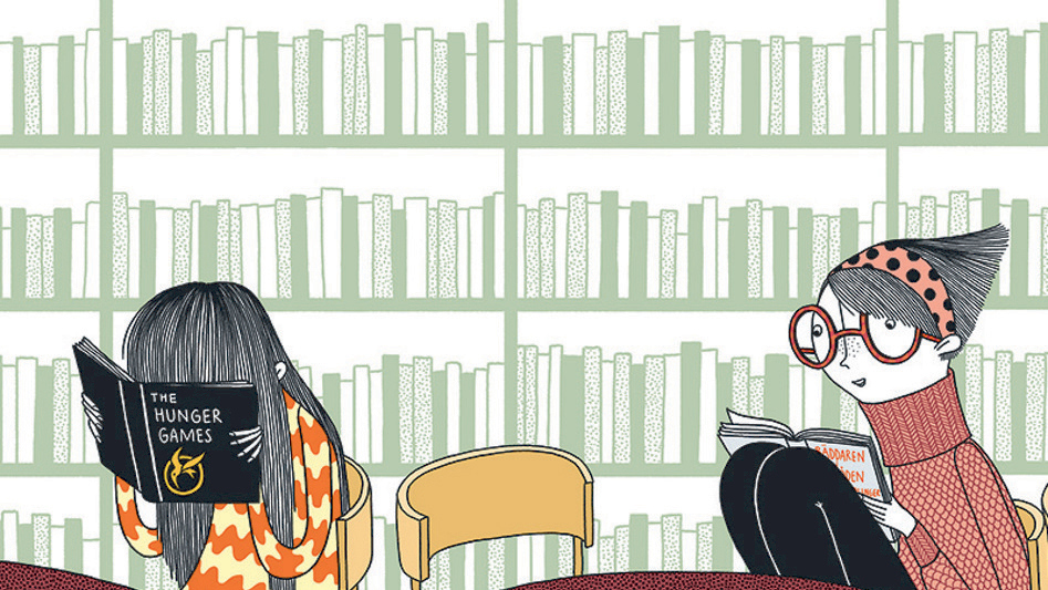 Ungdomar som sitter i skolbibliotek och läser.